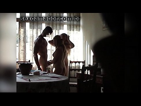 ❤️ Os amigos sexuais invitan a un home xigante e a un trío con el ️ Vídeo anal na pornografía gl.wassell.ru ❌️