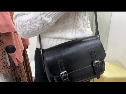 ❤️ Masturbación pública da nova cadela FeralBerry cun consolador no probatorio ️ Vídeo anal na pornografía gl.wassell.ru ❌️