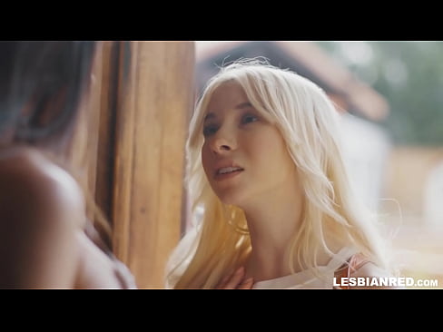 ❤️ A nena chega a casa uns meses despois e acaba comendo o coño da súa madrastra ️ Vídeo anal na pornografía gl.wassell.ru ❌️
